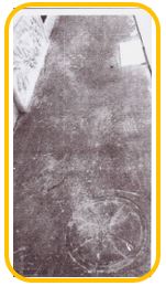 Pierre d'autel dans l'église de Thil.