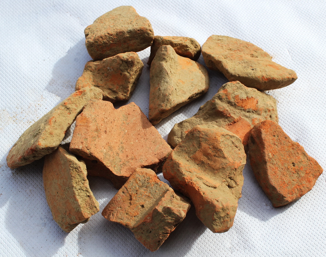 Fragments de tégulaé-Bretx